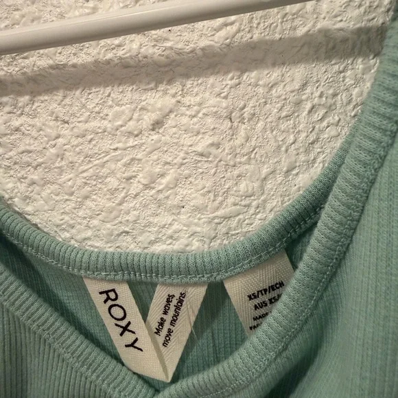 Roxy Women's Seafoam Ribbed twist Crop Top - Picture 2 of 3